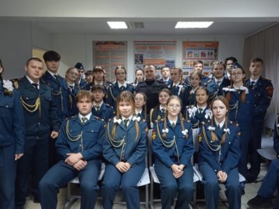 Калужским школьникам провели урок мужества на Посту №1