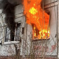 На Николо-Козинской загорелась квартира На Николо-Козинской загорелась квартира