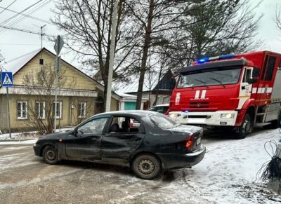 В Калуге при столкновении двух легковушек пострадал человек В Калуге при столкновении двух легковушек пострадал человек