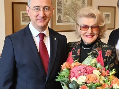 Владислав Шапша поздравил Светлану Дружинину с юбилеем