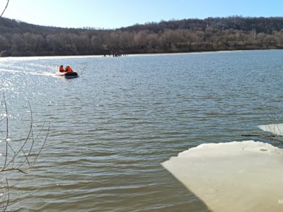 Калужанам рассказали об опасностях тонкого льда Калужанам рассказали об опасностях тонкого льда