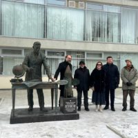 В Калуге открыли памятник космонавту Константину Феоктистову