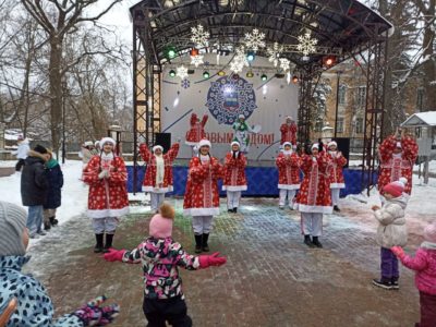 Калужане заряжаются новогодним настроением в парке культуры и отдыха Калужане заряжаются новогодним настроением в парке культуры и отдыха