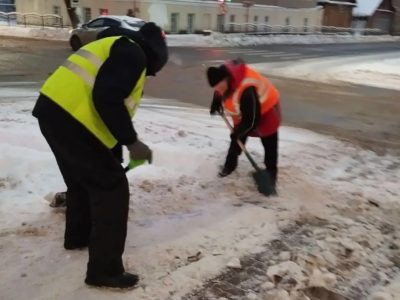 В Калуге не прекращается уборка улиц