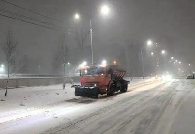 В Калуге активно устраняют последствия бурана В Калуге активно устраняют последствия бурана