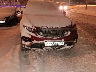 Троллейбусный маршрут №18 парализовали автомобили, брошенные на конечной остановке Троллейбусный маршрут №18 парализовали автомобили, брошенные на конечной остановке