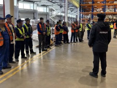 Четверых мигрантов отправят на родину после полицейских рейдов в Калуге