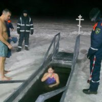 На водоемах Калуги в крещенскую ночь побывало 1,2 тысячи человек