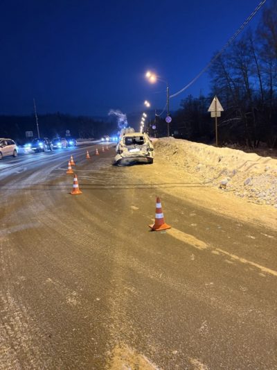 Водитель фуры протаранил легковушку