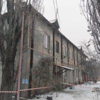 Калужские строители приступили к восстановлению дома в подшефном Первомайске Калужские строители приступили к восстановлению дома в подшефном Первомайске