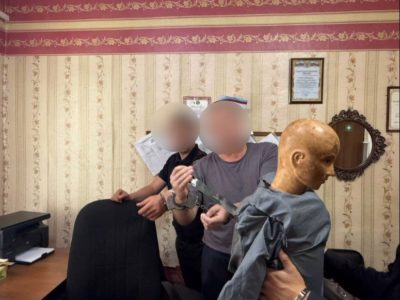 44-летний мужчина едва не зарезал жену, увидев на ее пальце кольцо