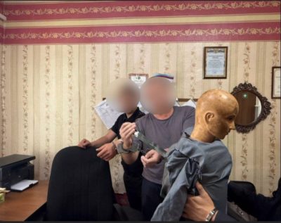 44-летний мужчина едва не зарезал жену, увидев на ее пальце кольцо