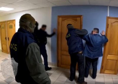 Четверо сотрудников калужского предприятия попались на взятках