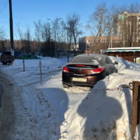 В Калуге ищут владельца столбиков с цепочками