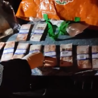 Двух сотрудников госучреждения задержали при получении 5,5 миллион