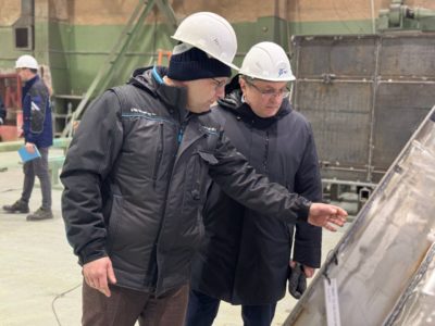 Дмитрий Денисов поблагодарил активистов  35-го завода за помощь в уборке снега