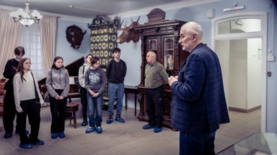 Воспитанники центра «Расправь крылья» побывали на экскурсии в доме-музее Билибина