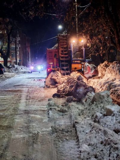 На уборку снега в Калуге выведены 124 едины техники На уборку снега в Калуге выведены 124 едины техники
