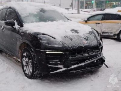 Таксист протаранил Porsche