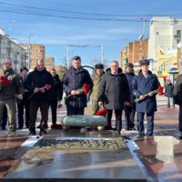 В Калуге почтили память погибших защитников Отечества В Калуге почтили память погибших защитников Отечества