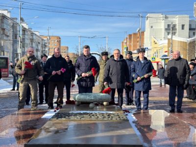 В Калуге почтили память погибших защитников Отечества В Калуге почтили память погибших защитников Отечества