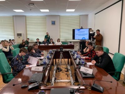 В Калуге проходит турнир по парламентским дебатам В Калуге проходит турнир по парламентским дебатам