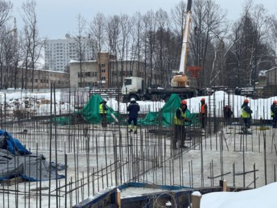 Школа на Тайфуне получила фундамент