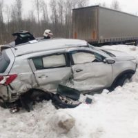 Kia попал под КамАЗ после столкновения с Volvo Kia попал под КамАЗ после столкновения с Volvo