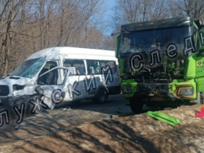 Следком возбудил уголовное дело после ДТП с микроавтобусом