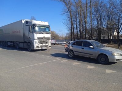 Hyundai отбросил Nissan на фуру