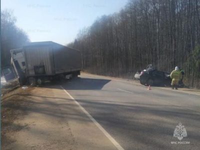 Водитель Toyota Camry погиб в лобовом ДТП на трассе А130