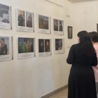 В Калуге открылась выставка художника с передовой «Герои нашего времени» В Калуге открылась выставка художника с передовой «Герои нашего времени»