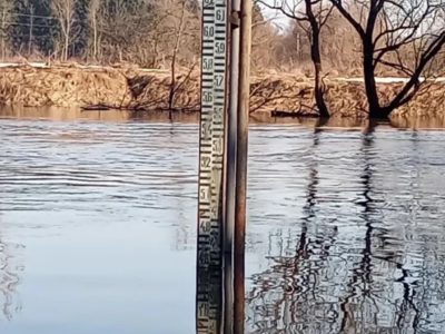 Протва в Калужской области вышла на пойму