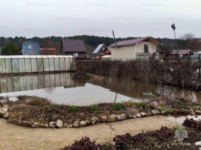 Подъем воды в Протве почти прекратился, но река продолжает затапливать Подъем воды в Протве почти прекратился, но река продолжает затапливать