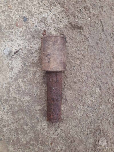 На обочине сельской дороги нашли гранаты На обочине сельской дороги нашли гранаты