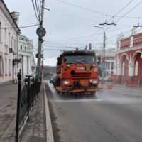 Дороги Калуги впервые отмывают от реагентов спецшампунем Дороги Калуги впервые отмывают от реагентов спецшампунем