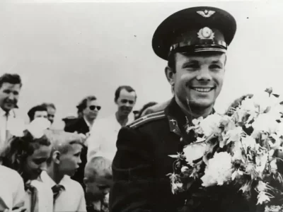 Владислав Шапша поздравил жителей региона с Днем космонавтики