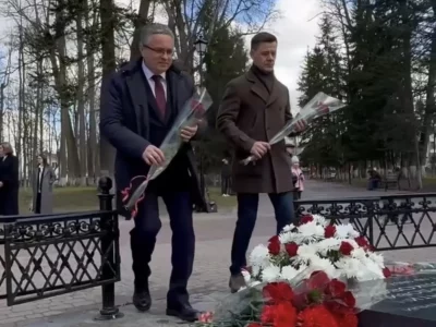 Калужане возложили цветы к памятнику Гагарина и могиле Циолковского