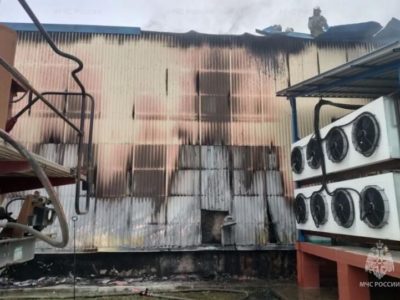 В Калуге 22 пожарных тушили склад В Калуге 22 пожарных тушили склад