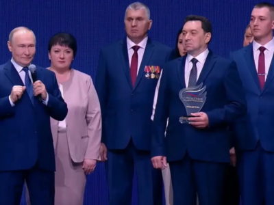 Владимир Путин вручил награду педагогу из Калужской области