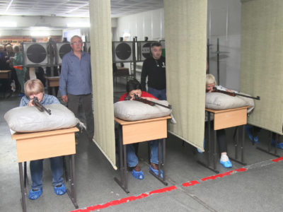 В Калуге проходят соревнования по пулевой стрельбе среди ветеранов