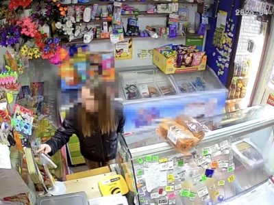 Калужанка закупилась на 10 тысяч рублей с чужой карты