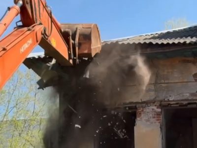 В Калуге начался снос еще одного дома