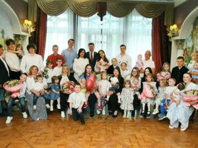 В Калуге чествовали многодетных родителей