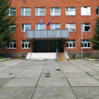 В школе, пострадавшей во время атаки беспилотников, отменены занятия