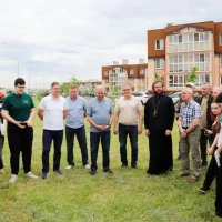 В микрорайоне Кошелев высадили около 80 лип