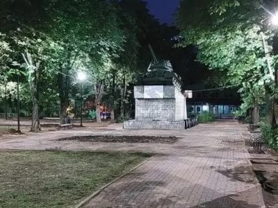 Уличное освещение модернизировали еще в одном сквере Калуги