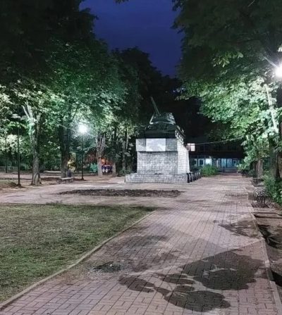Уличное освещение модернизировали еще в одном сквере Калуги Уличное освещение модернизировали еще в одном сквере Калуги