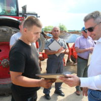 В Калуге выбрали лучшего пахаря