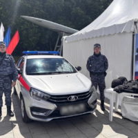 Росгвардейцы привезли на фестиваль «108 минут» автомобиль группы задержания Росгвардейцы привезли на фестиваль «108 минут» автомобиль группы задержания
